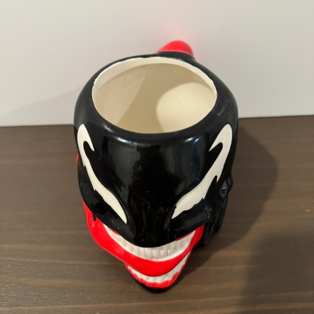 Marvel Venom 3D Molded Ceramic Coffee Mug 2015 Loot Crate Exclusive 16oz Black - Picture 6 of 6